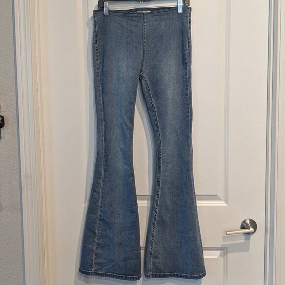 Free People Penny Pull-on Flare Jeans Women's Size 29 Medium Wash Denim - Picture 4 of 16